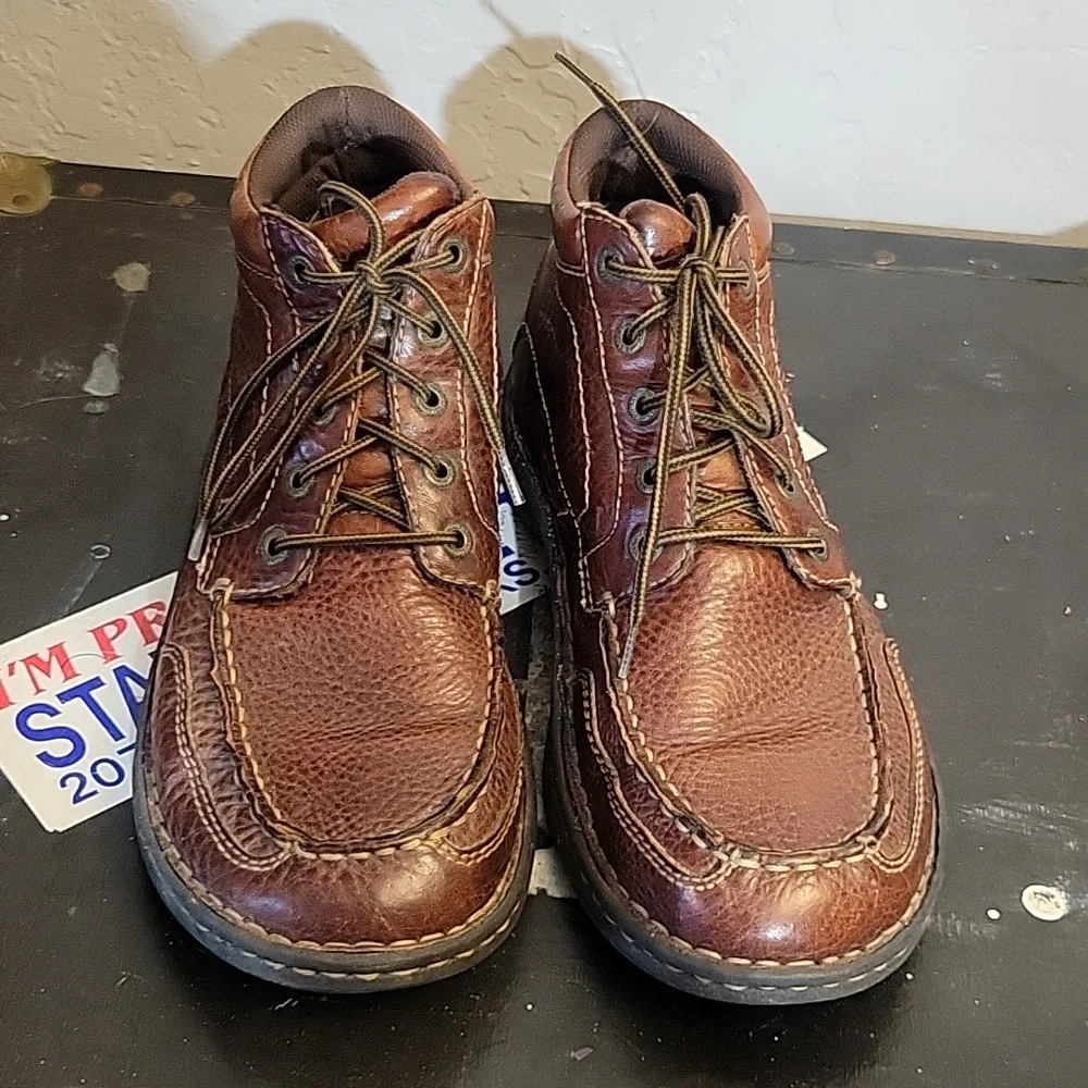 COLUMBIA Wayne 8 Lace up Leather Moc Toe Boot